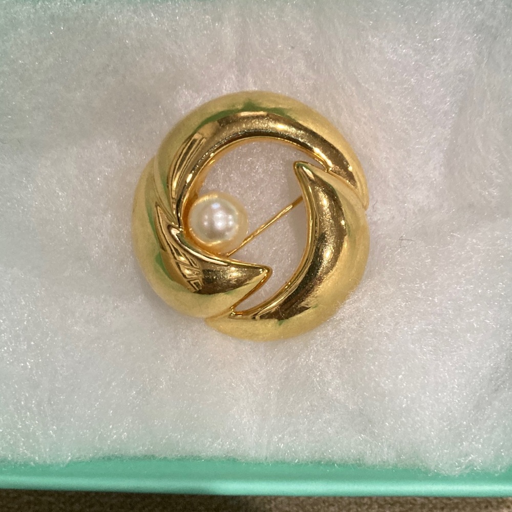 Napier Elegant Gold Brooch with Pearl Accent